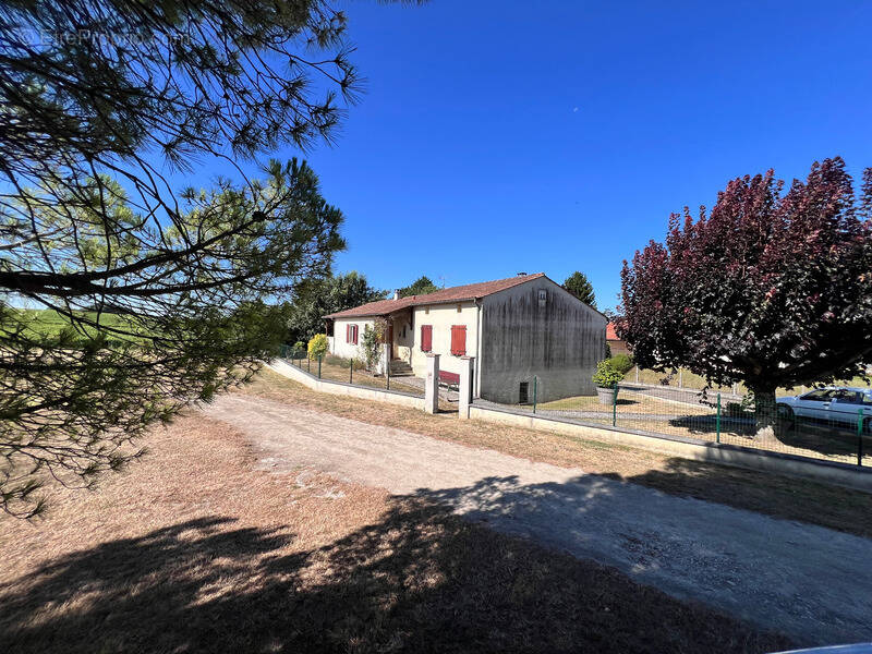 Maison à LOUZAC-SAINT-ANDRE