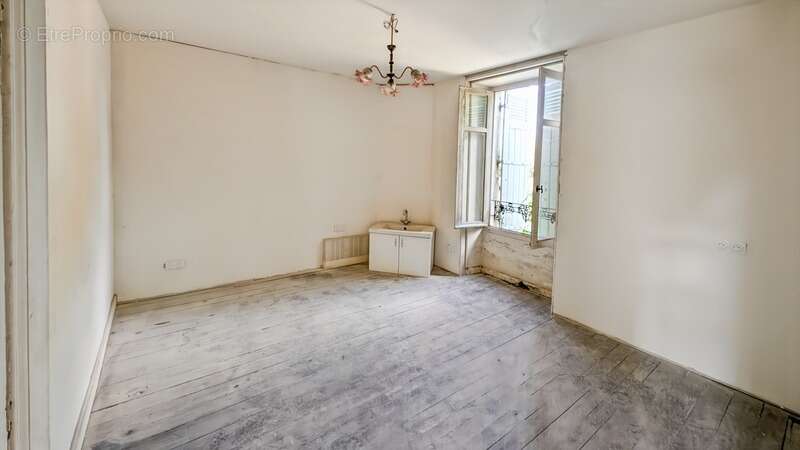 Maison à LANOUAILLE