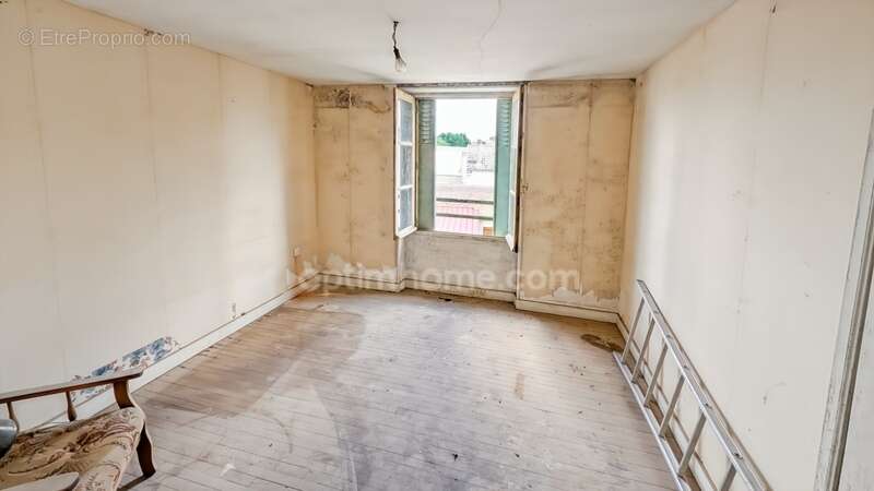 Maison à LANOUAILLE