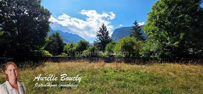 Terrain à SAINT-LAURENT-DU-PONT