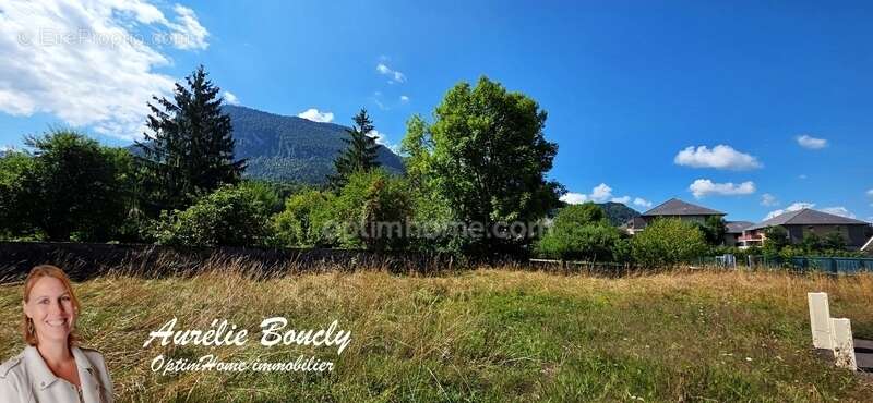 Terrain à SAINT-LAURENT-DU-PONT
