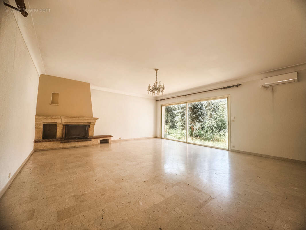 Maison à CAGNES-SUR-MER