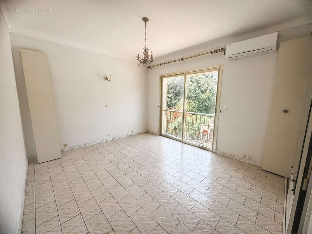 Maison à CAGNES-SUR-MER