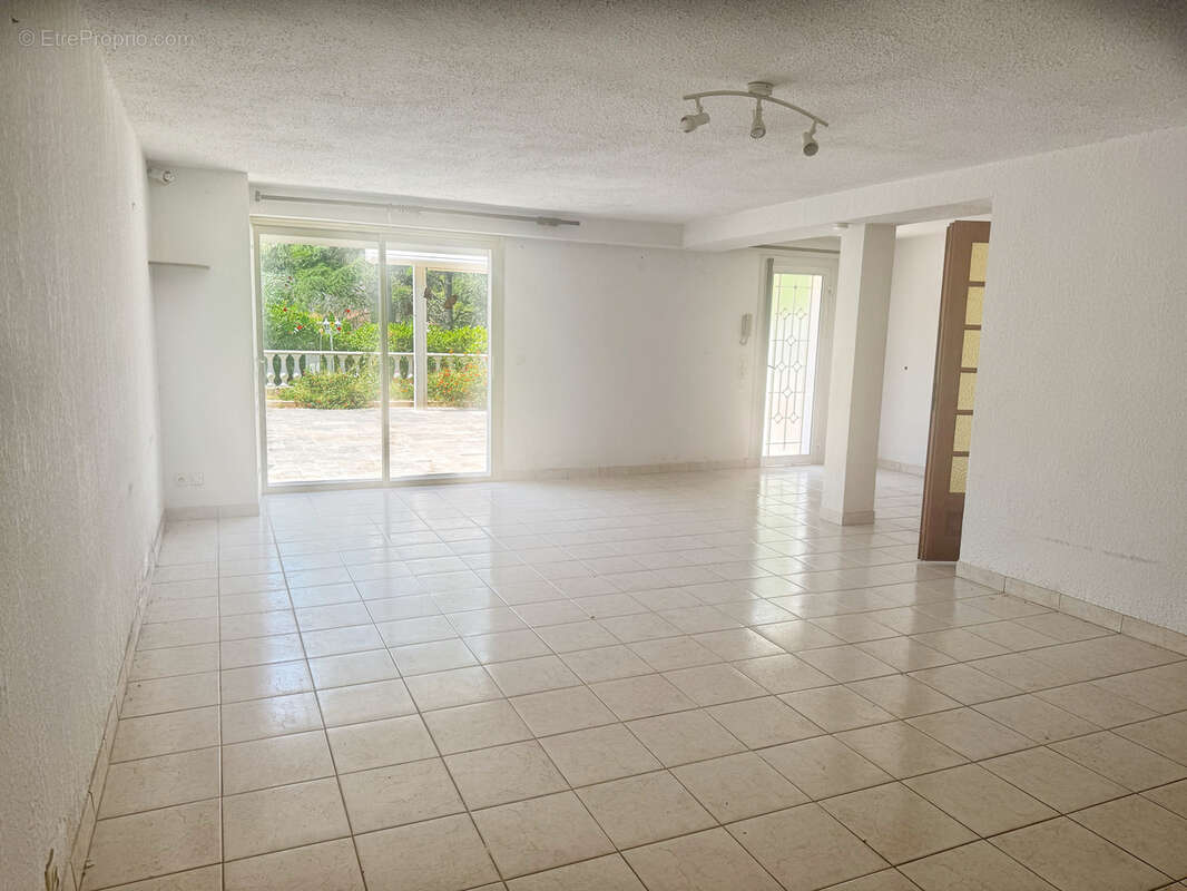 Maison à CAGNES-SUR-MER