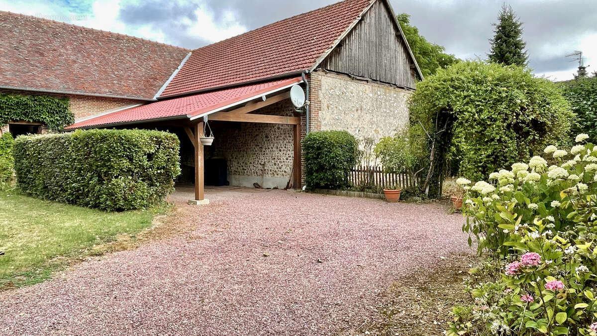 Maison à GROSSOEUVRE