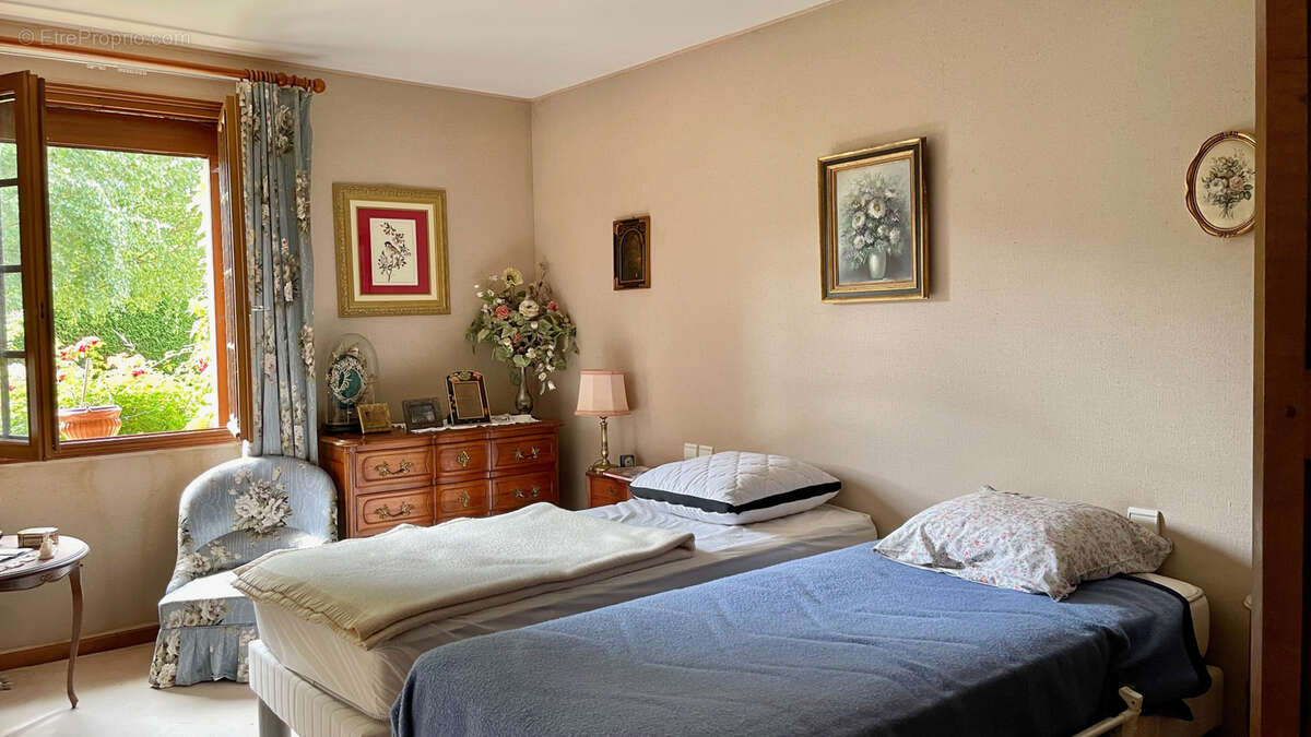 Maison à GROSSOEUVRE