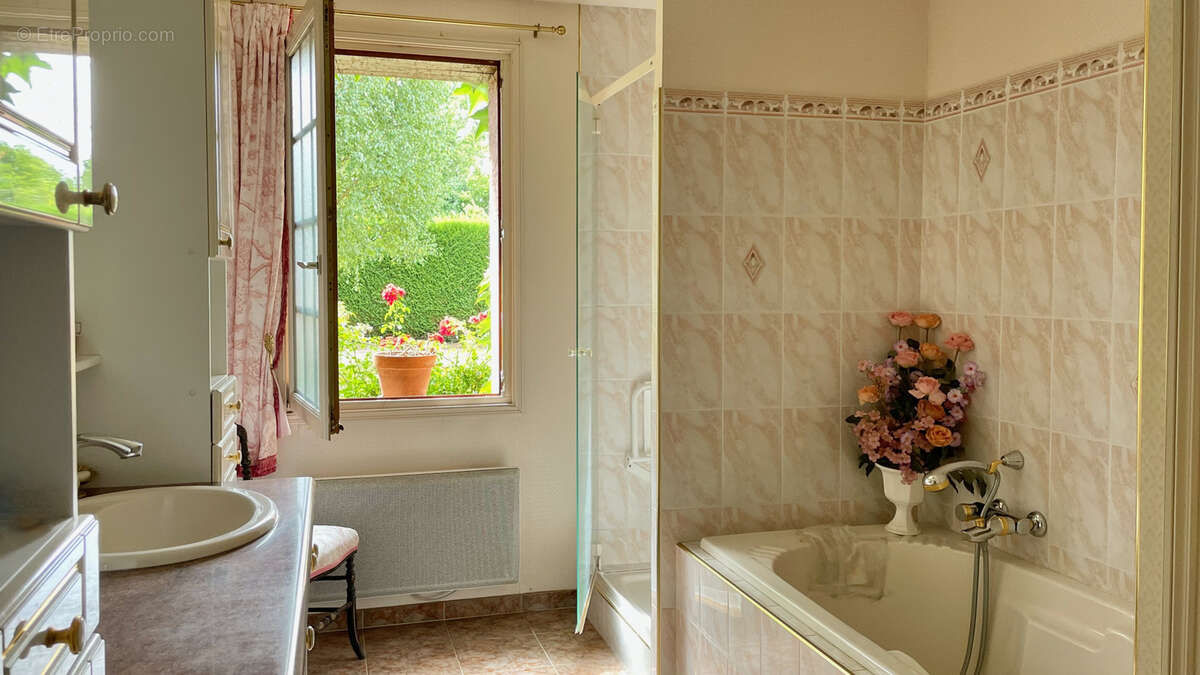 Maison à GROSSOEUVRE