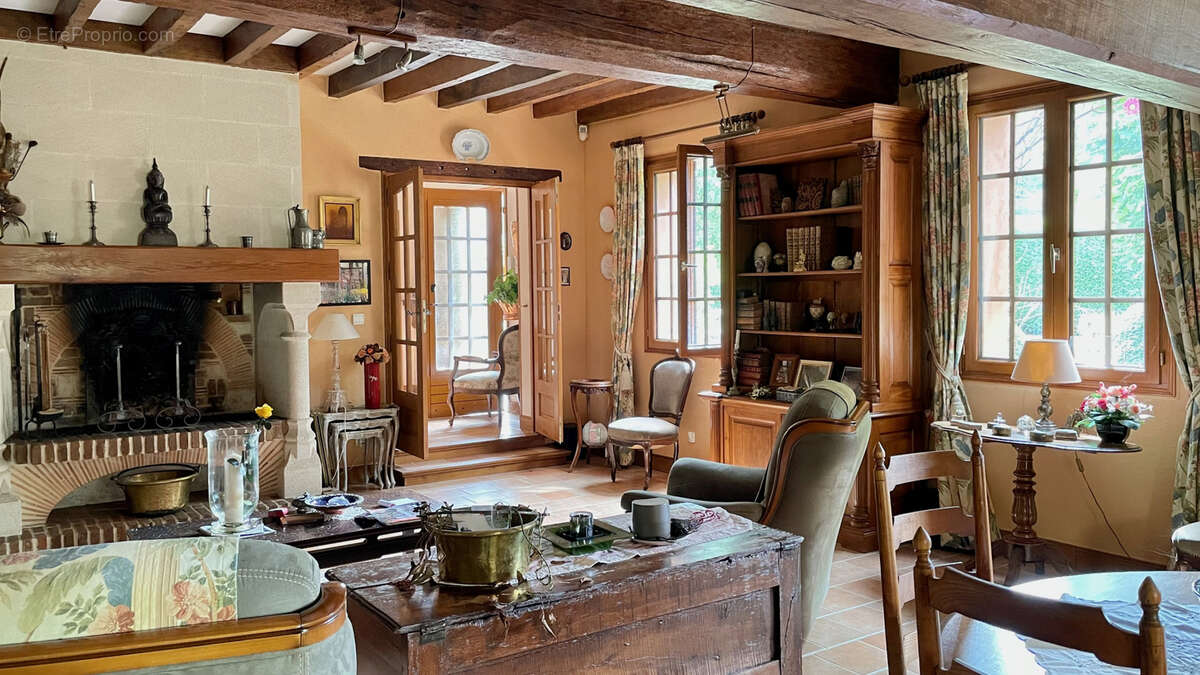 Maison à GROSSOEUVRE