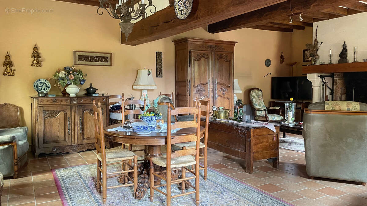 Maison à GROSSOEUVRE