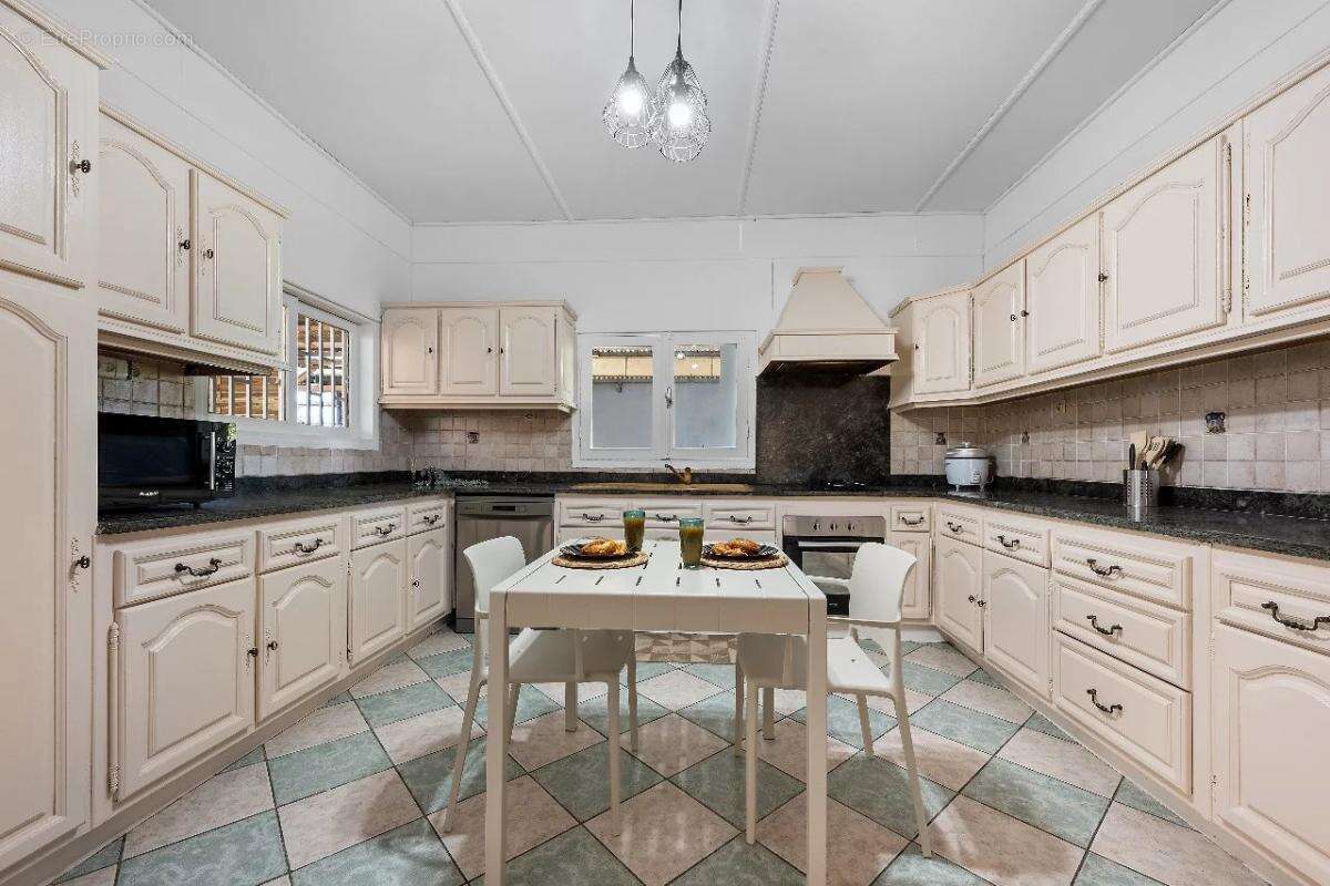 Maison à SAINTE-SUZANNE