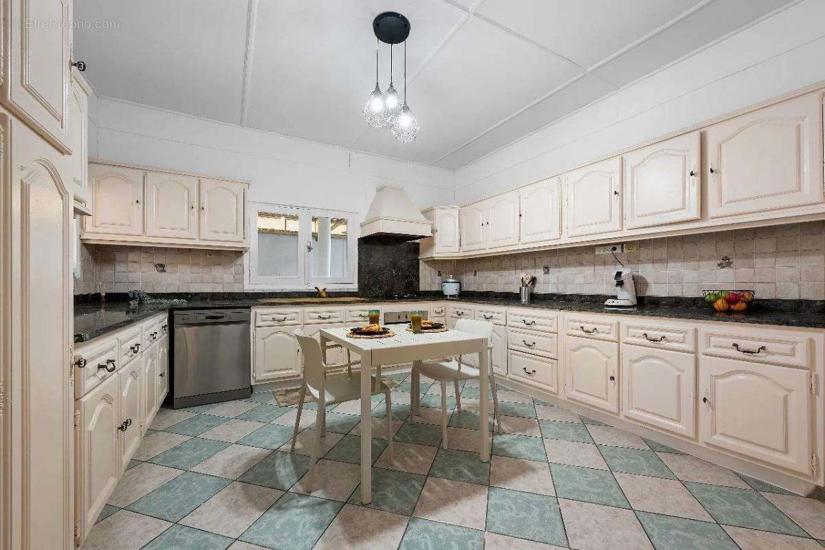 Maison à SAINTE-SUZANNE