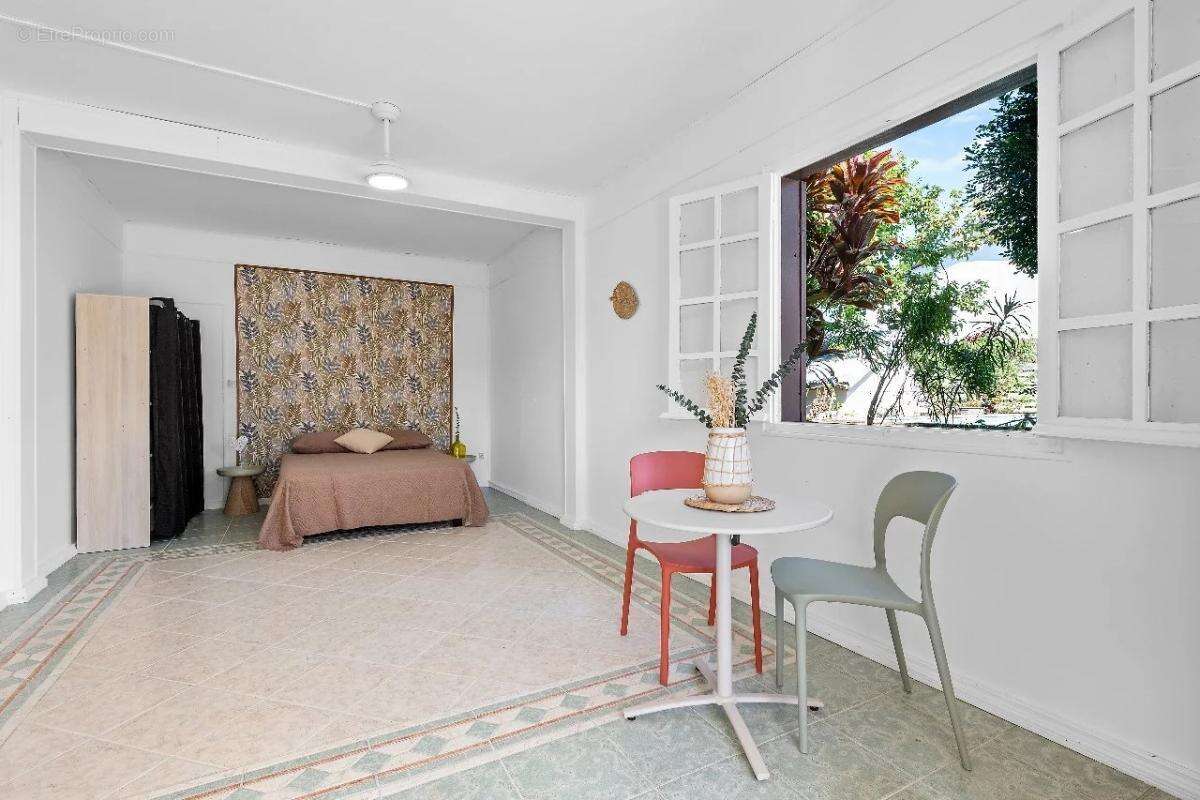 Maison à SAINTE-SUZANNE