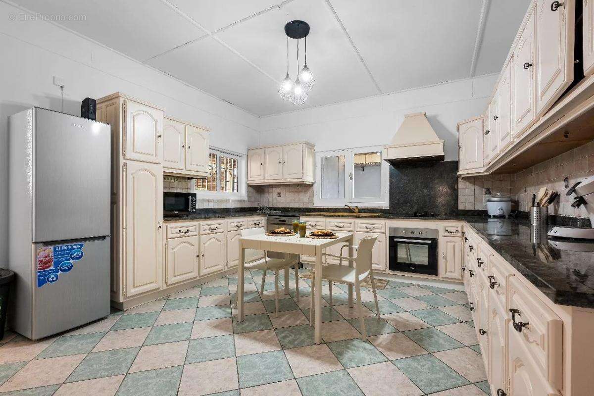 Maison à SAINTE-SUZANNE