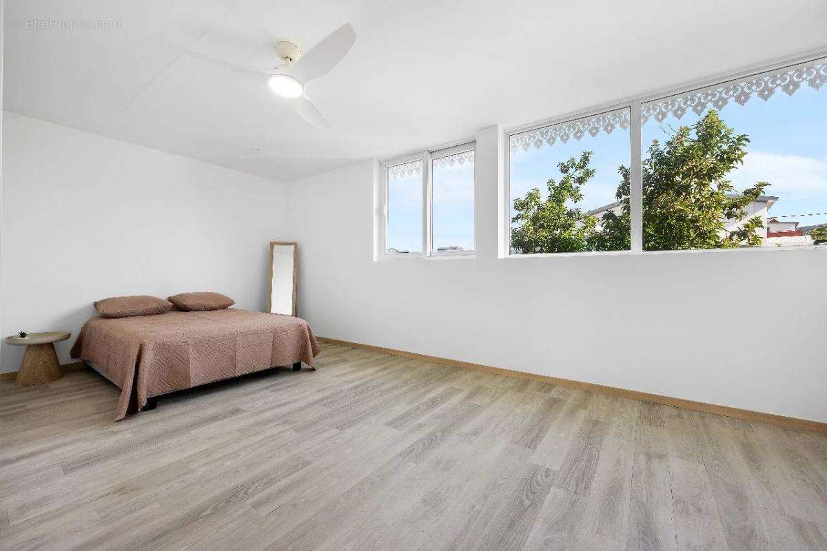 Maison à SAINTE-SUZANNE