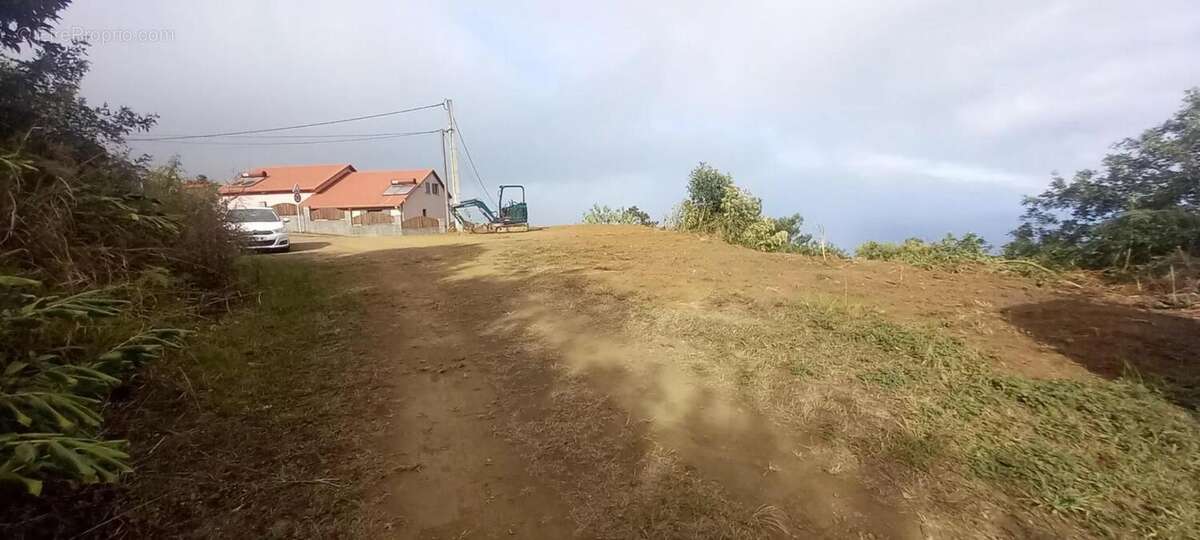 Terrain à SAINT-LEU