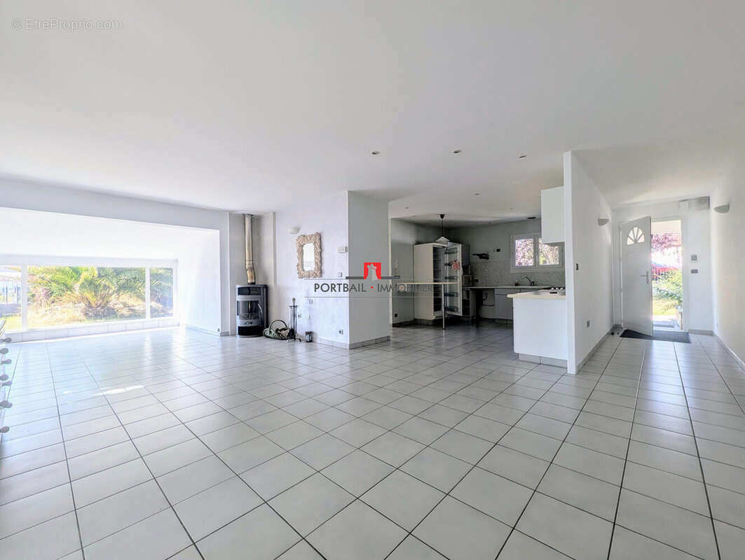 Maison à SAINT-GENES-DE-BLAYE