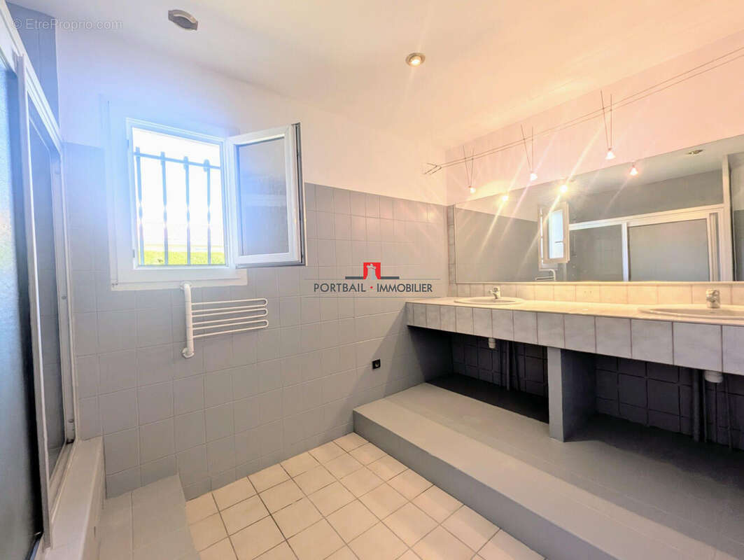 Maison à SAINT-GENES-DE-BLAYE