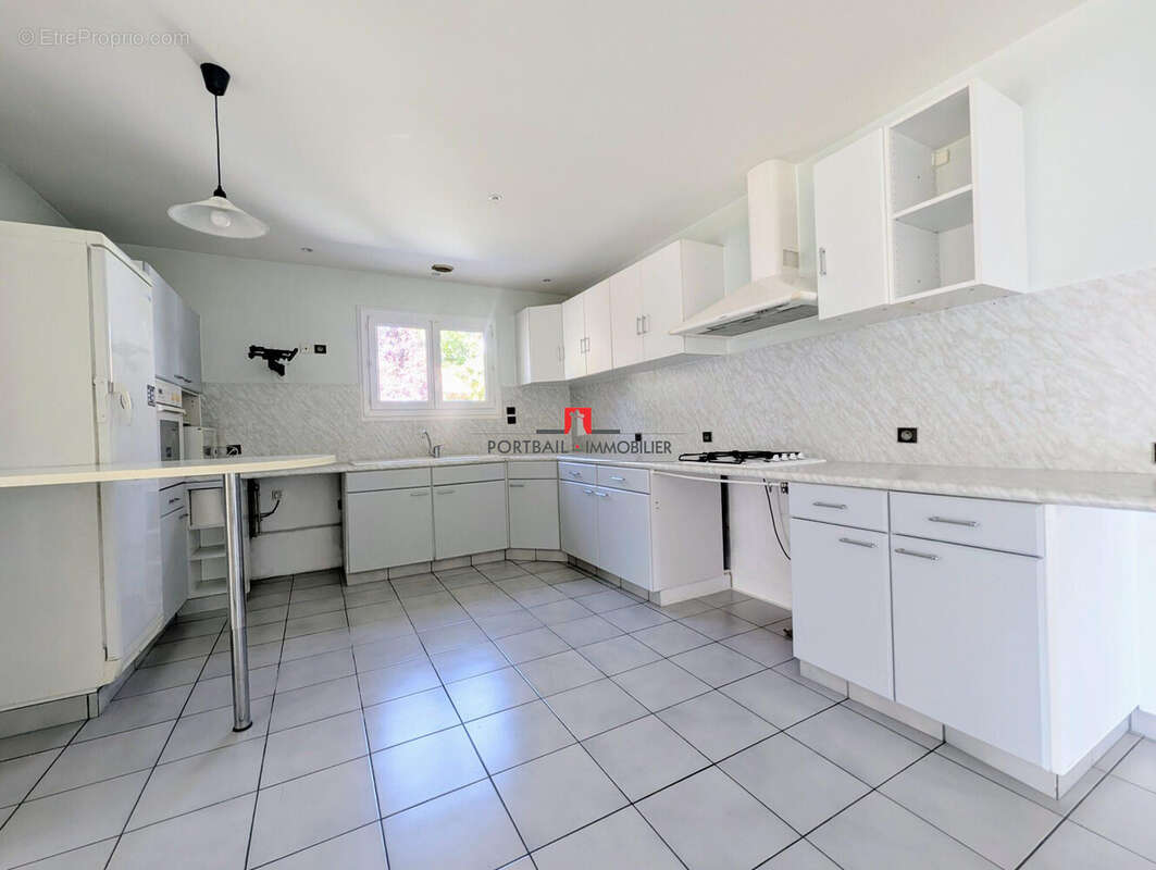 Maison à SAINT-GENES-DE-BLAYE