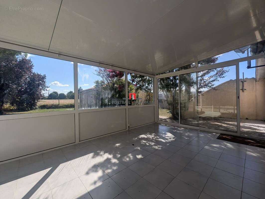 Maison à SAINT-GENES-DE-BLAYE