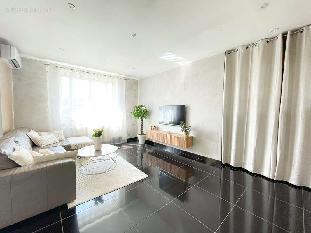 Appartement à GIVORS