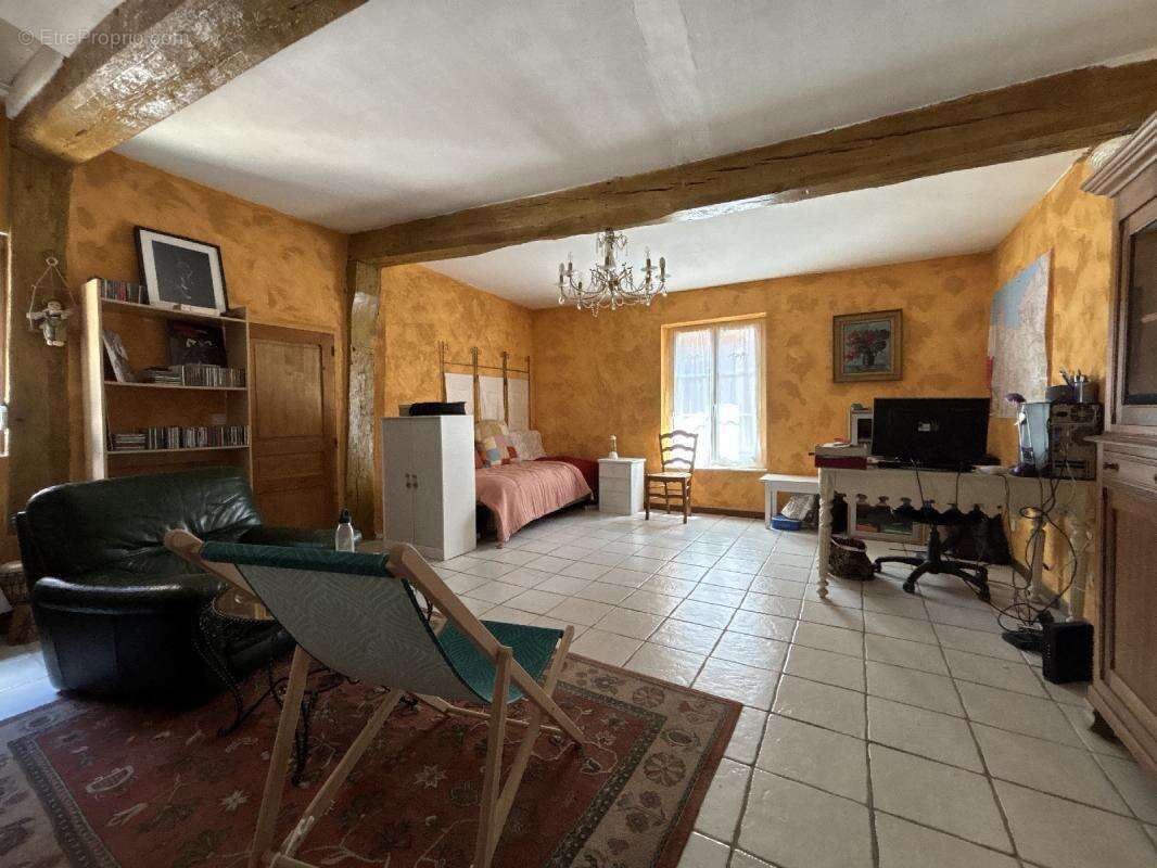 Maison à AVERNES-SOUS-EXMES