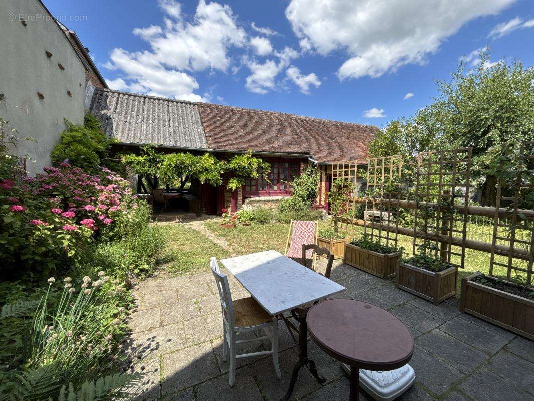 Maison à AVERNES-SOUS-EXMES