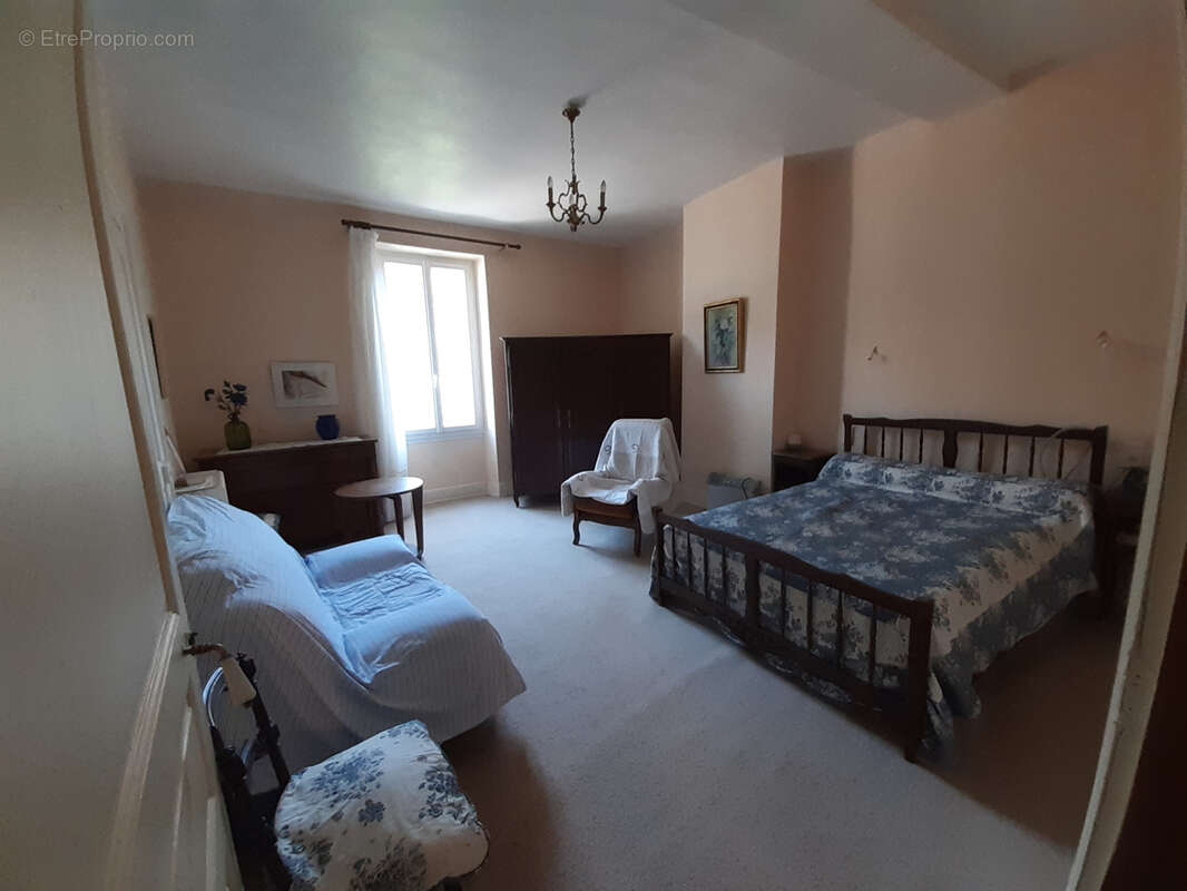 Maison à SAINT-CERE