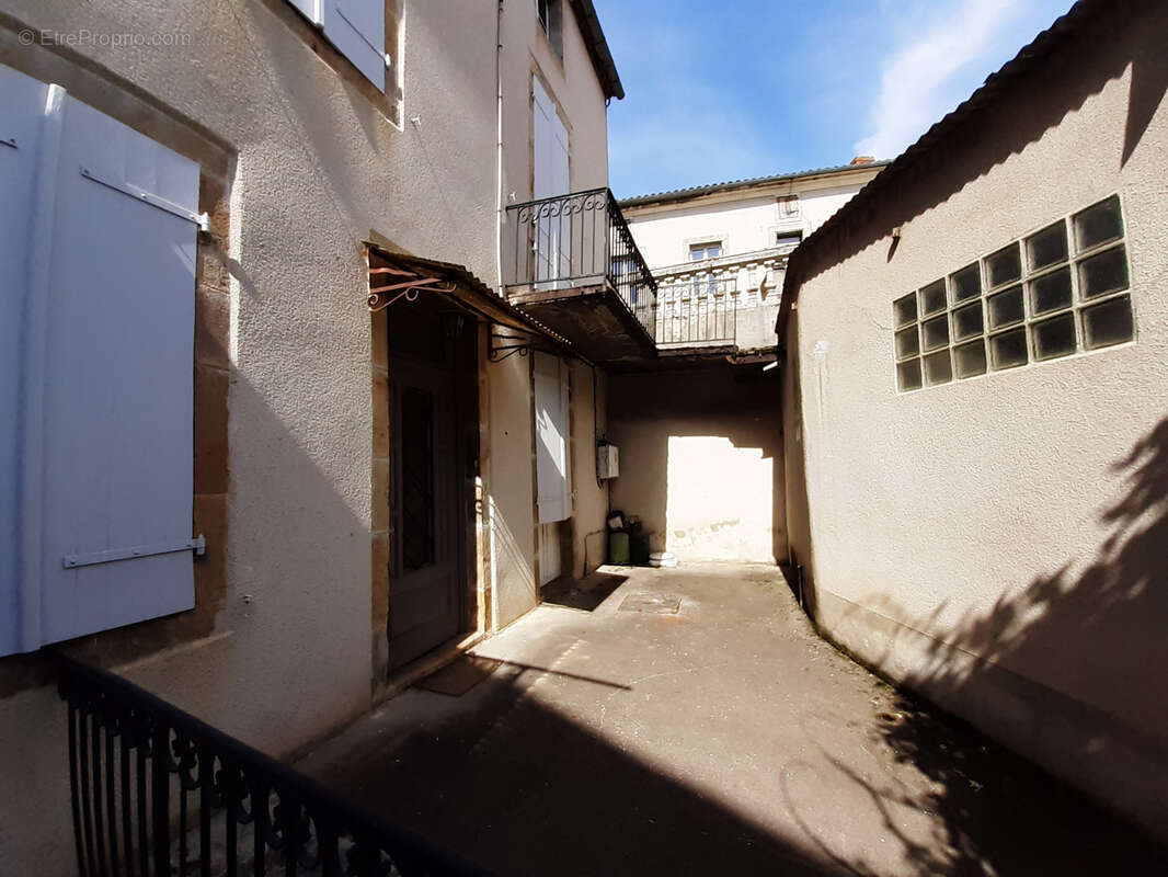 Maison à SAINT-CERE