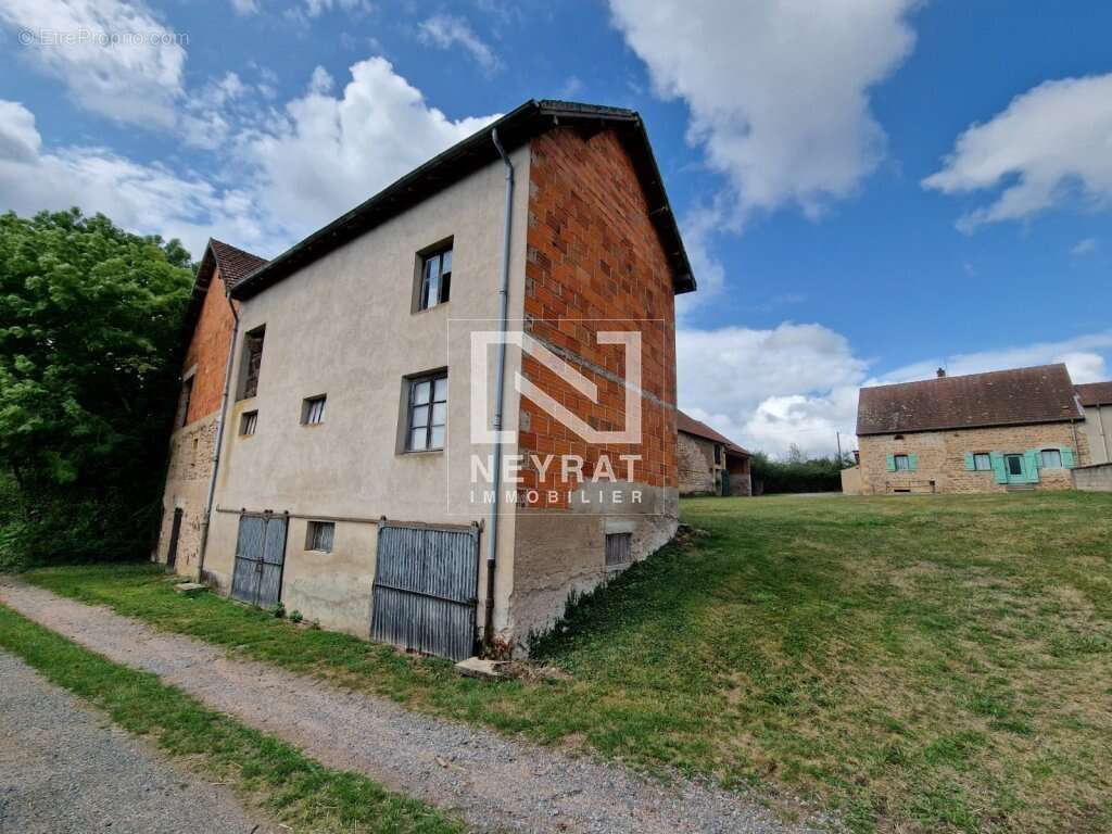 Maison à ISSY-L&#039;EVEQUE