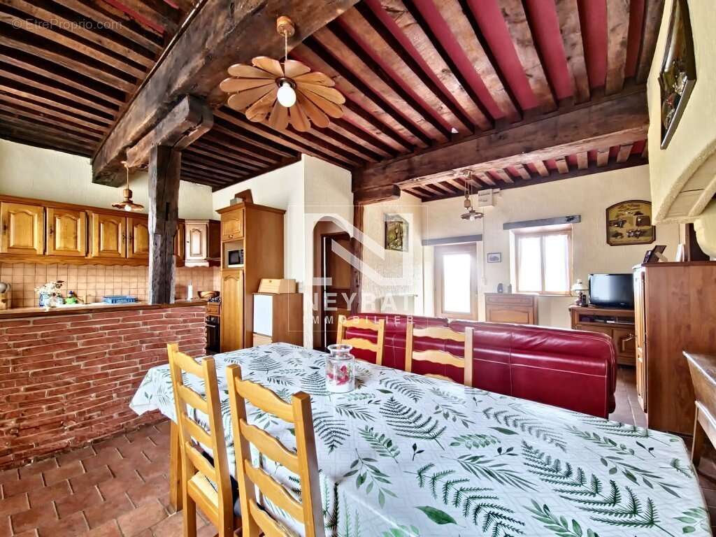 Maison à ISSY-L&#039;EVEQUE