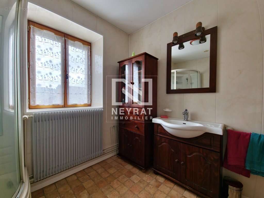 Maison à ISSY-L&#039;EVEQUE