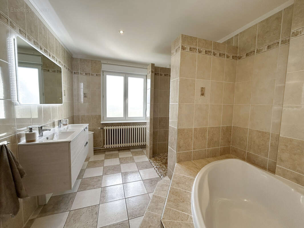 Maison à VERNEVILLE