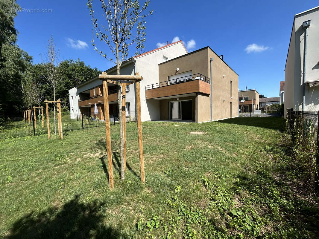 Appartement à NORROY-LE-VENEUR
