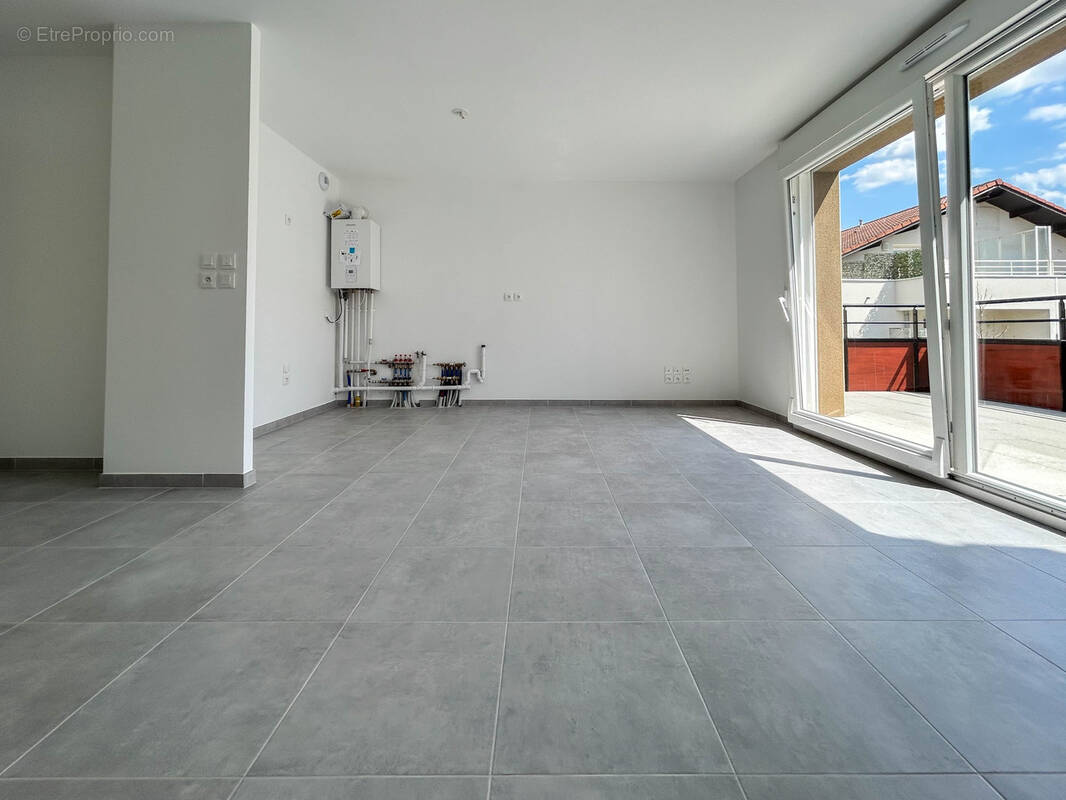 Appartement à NORROY-LE-VENEUR