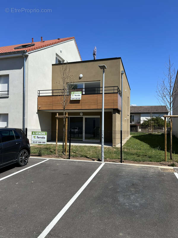 Appartement à NORROY-LE-VENEUR