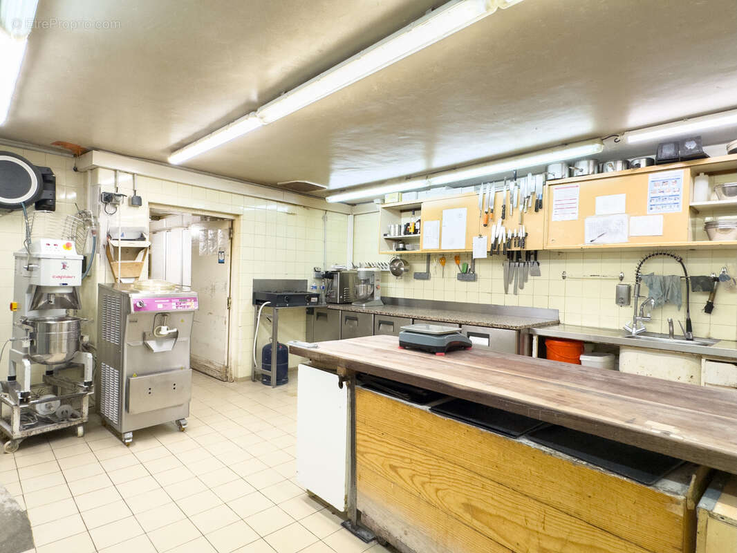 Commerce à VERNOUX-EN-VIVARAIS