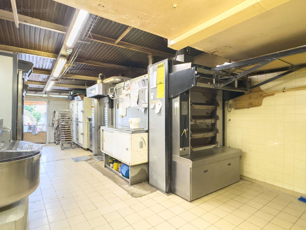 Commerce à VERNOUX-EN-VIVARAIS