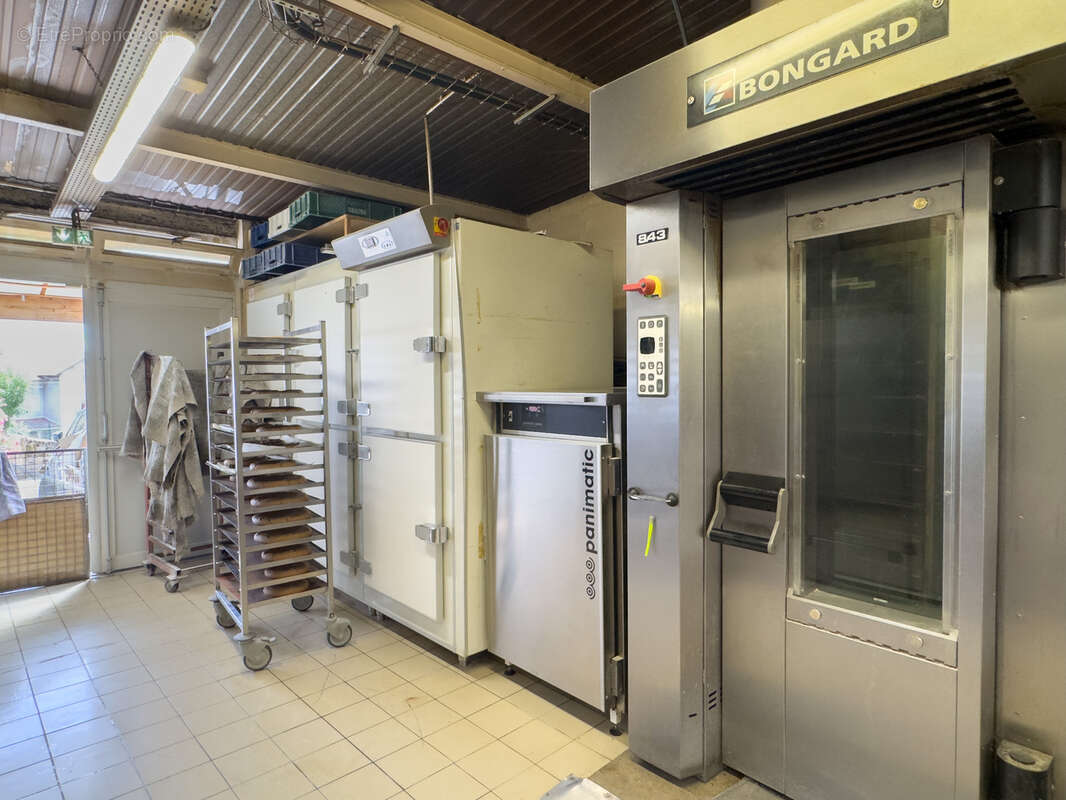 Commerce à VERNOUX-EN-VIVARAIS