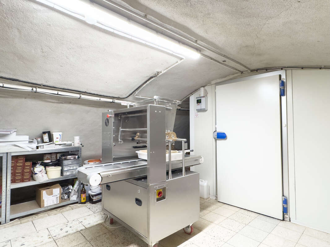 Commerce à VERNOUX-EN-VIVARAIS