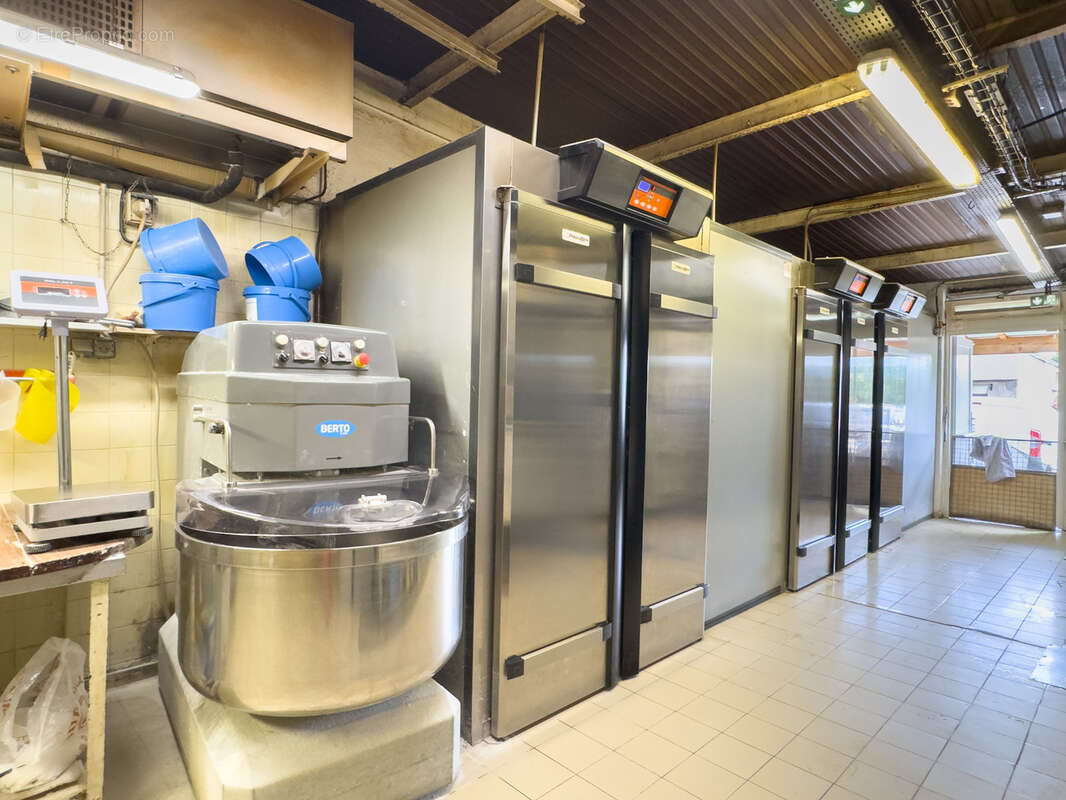 Commerce à VERNOUX-EN-VIVARAIS