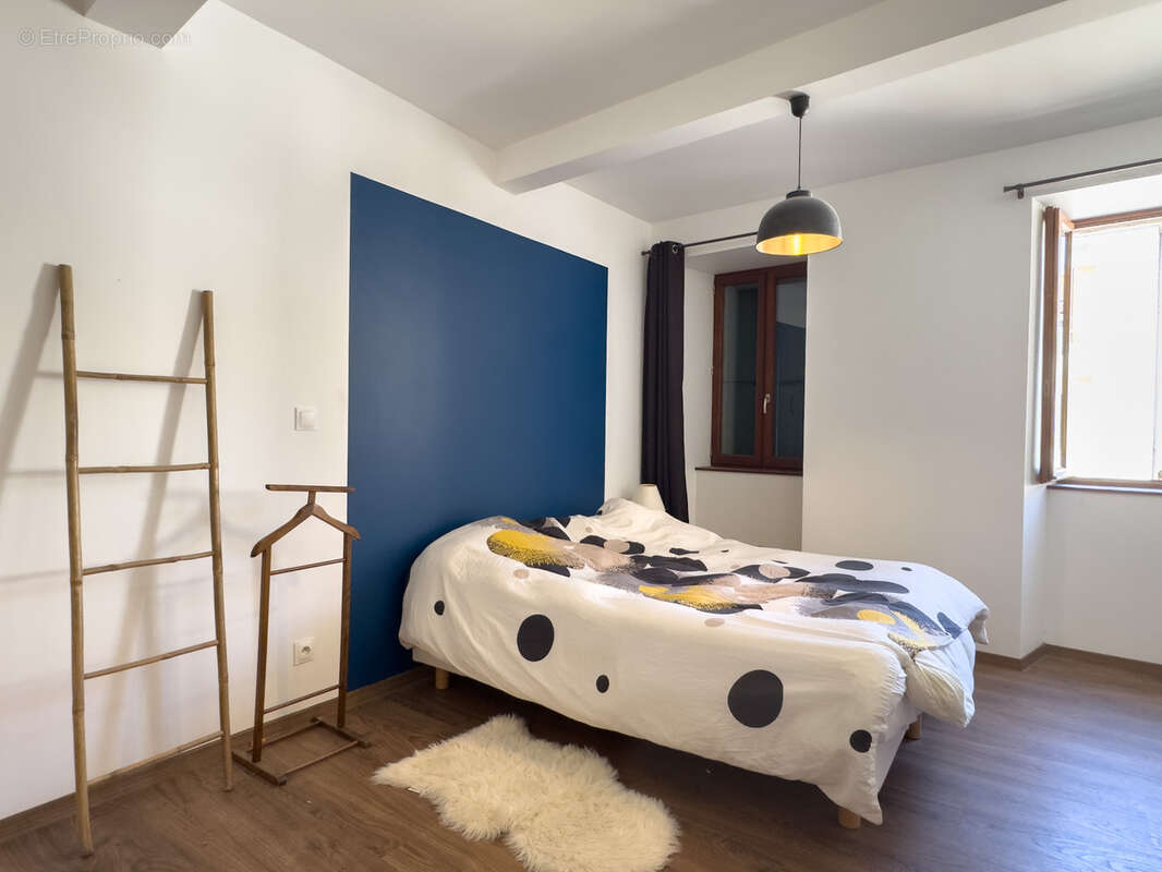 Commerce à VERNOUX-EN-VIVARAIS