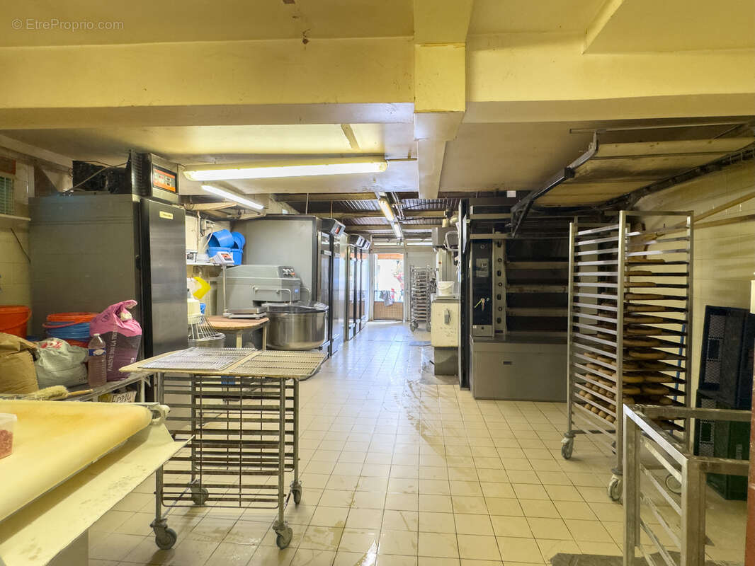 Commerce à VERNOUX-EN-VIVARAIS