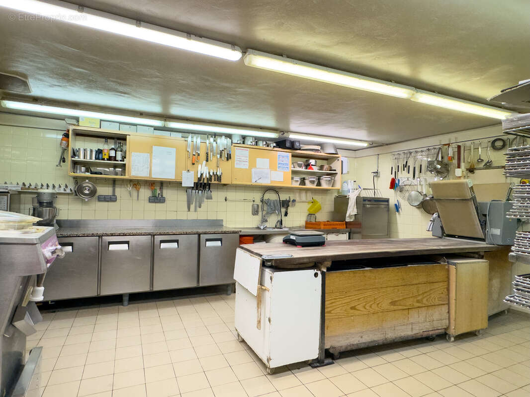 Commerce à VERNOUX-EN-VIVARAIS