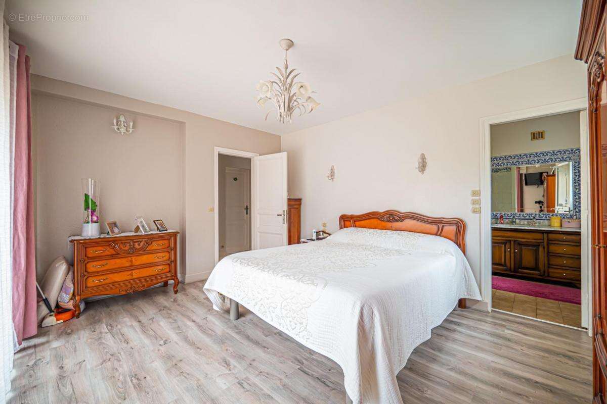 Maison à YVRE-L&#039;EVEQUE