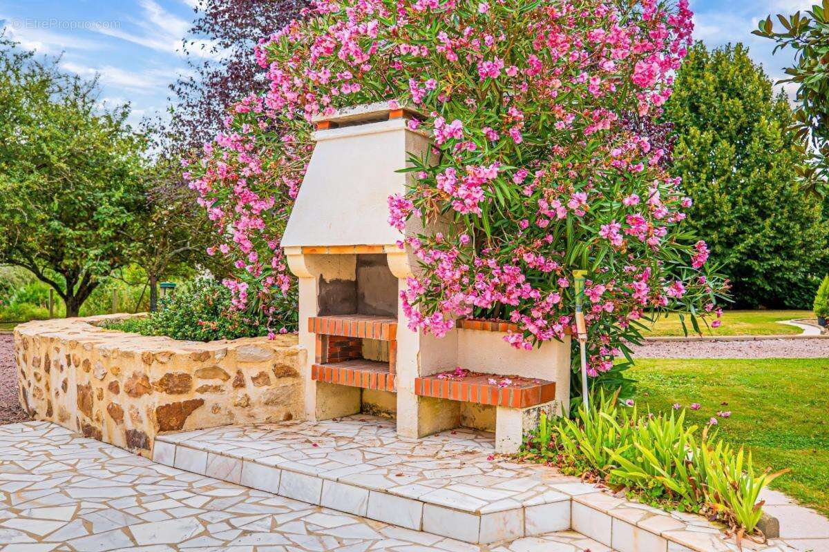 Maison à YVRE-L&#039;EVEQUE