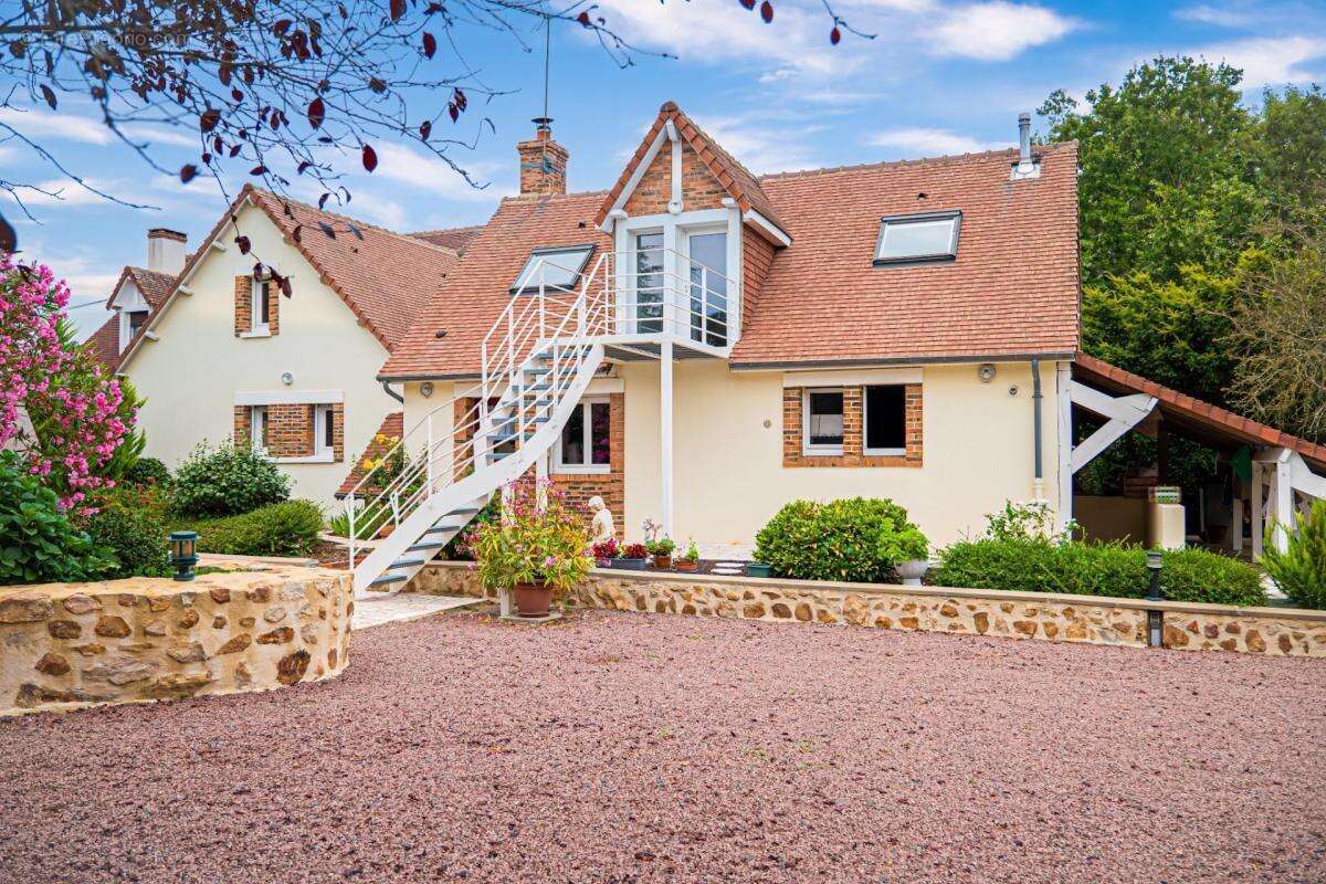 Maison à YVRE-L&#039;EVEQUE