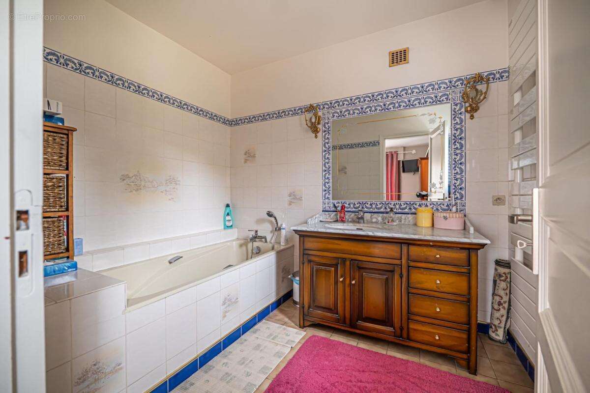 Maison à YVRE-L&#039;EVEQUE