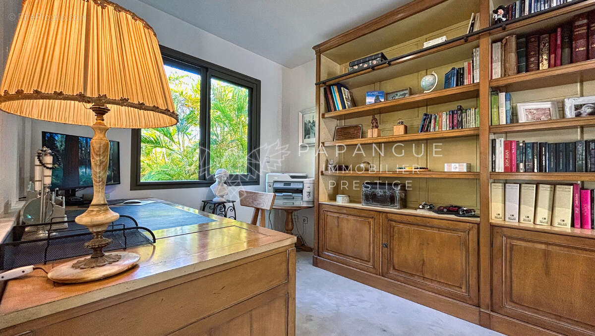 Maison à L&#039;ETANG-SALE