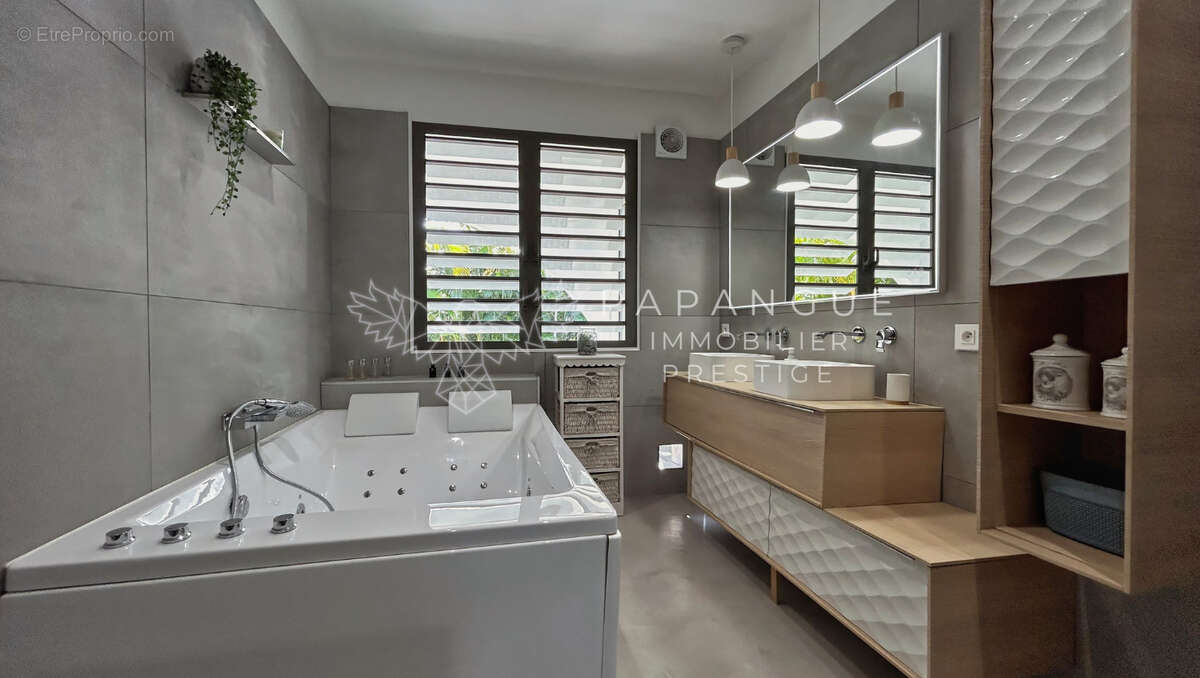 Maison à L&#039;ETANG-SALE