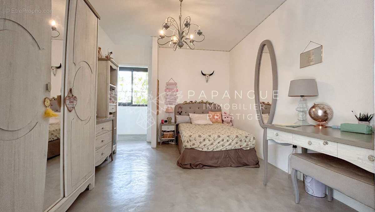 Maison à L&#039;ETANG-SALE